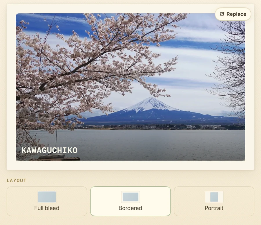 The front of a postcard in FarNote: the photo of Kawaguchiko, and under it the three layouts to choose from, Full bleed, Bordered and Portrait.